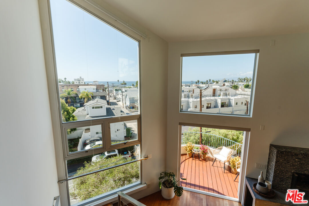 255 Main St Unit: 305