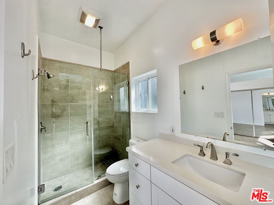 402 Pacific St Unit: 1