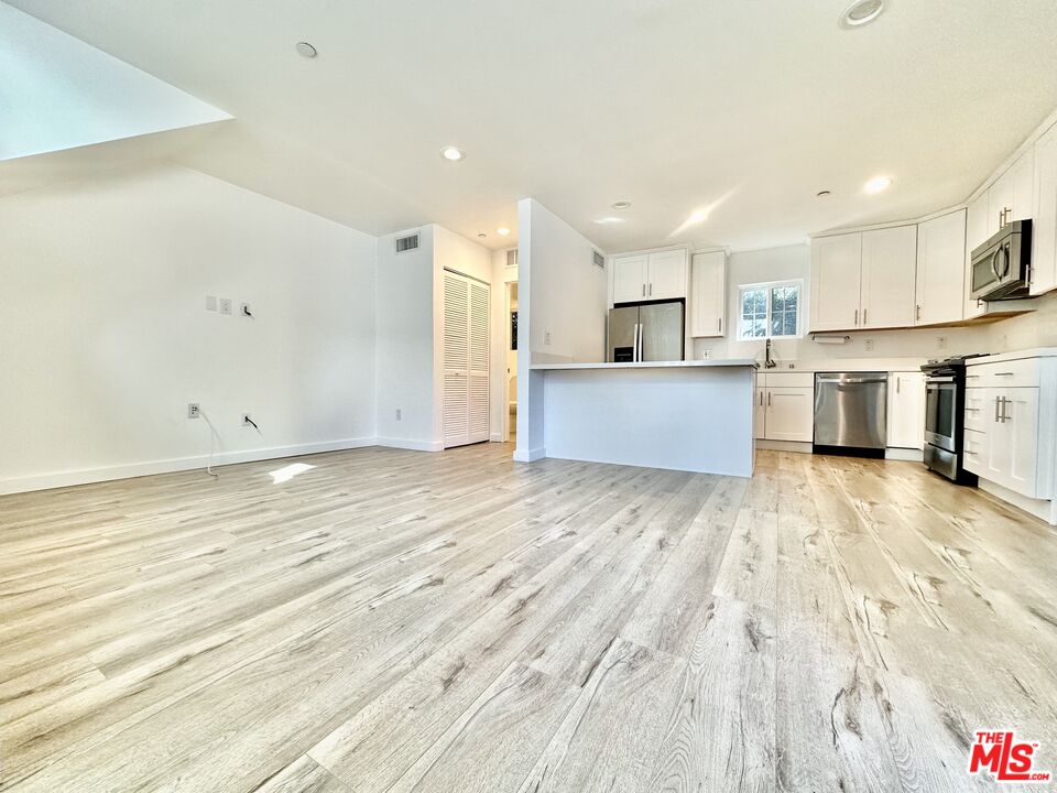 402 Pacific St Unit: 1
