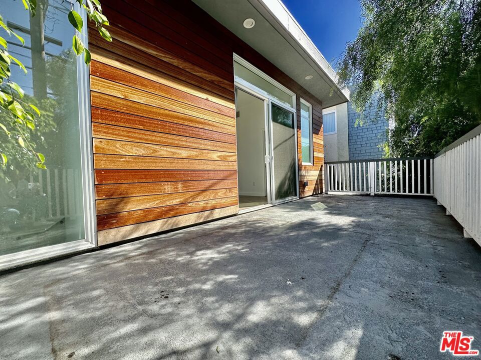 402 Pacific Street 1