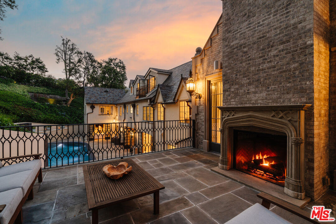 10950 Bellagio Rd