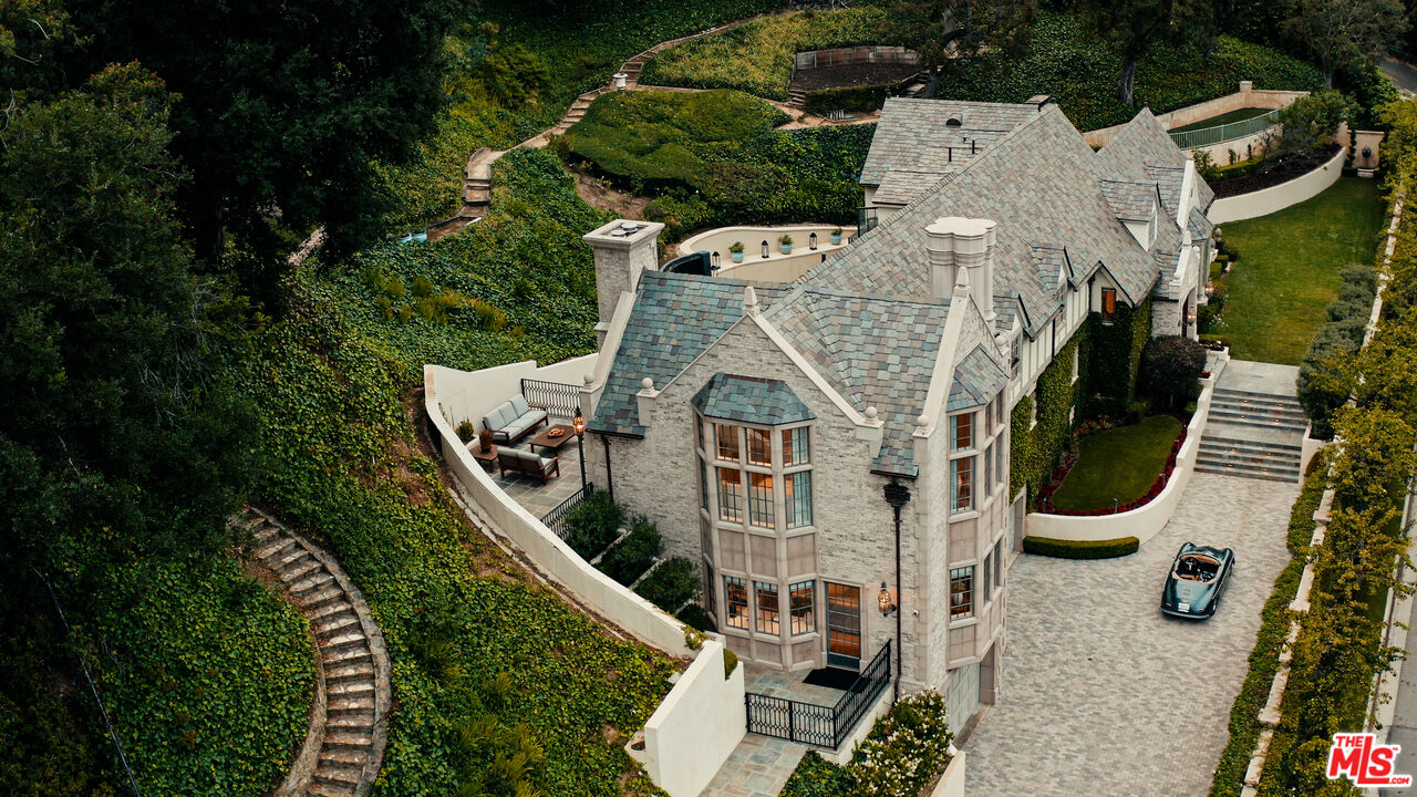 10950 Bellagio Rd