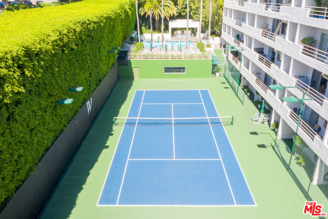 1131 Alta Loma Rd Unit: 119