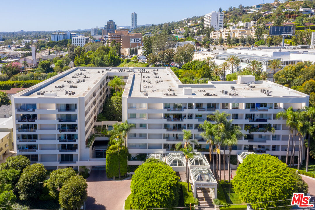 1131 Alta Loma Rd Unit: 119
