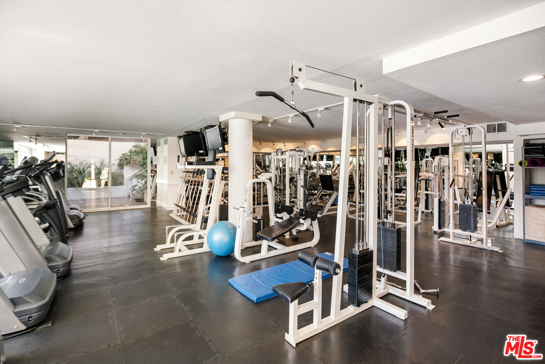 1131 Alta Loma Rd Unit: 119