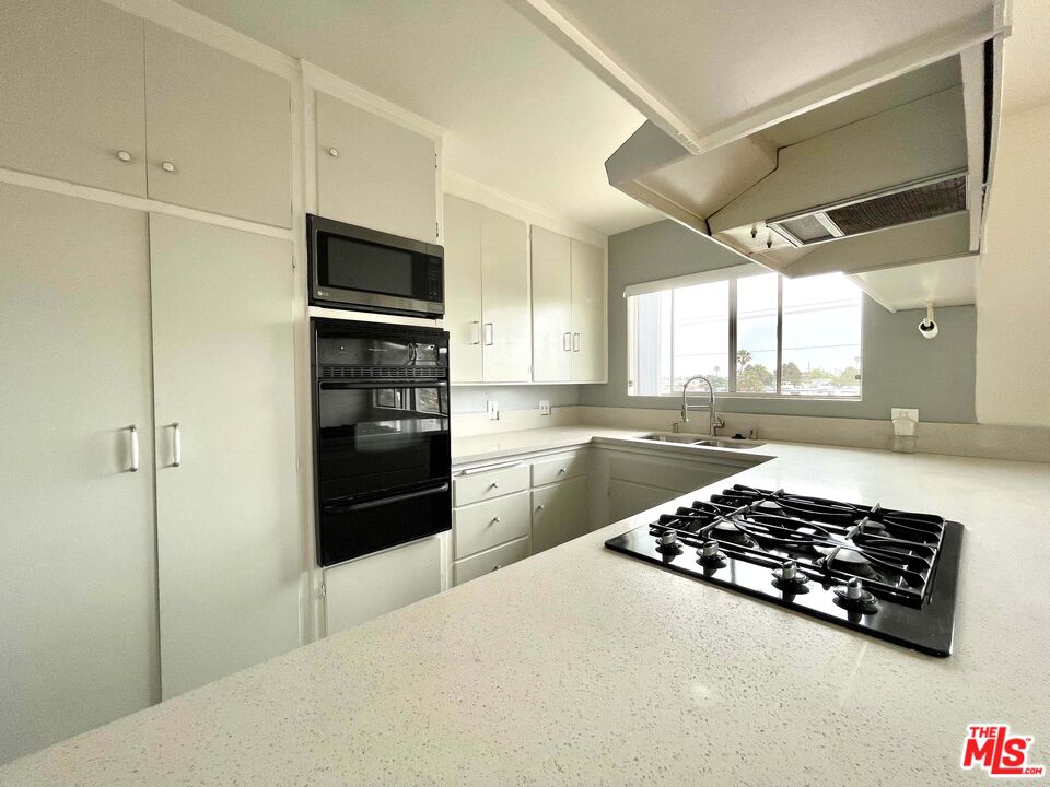 127 Loma Vista St Unit: 6