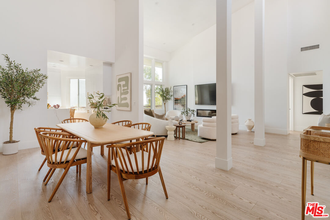 1277 S Beverly Glen Blvd Unit: 408