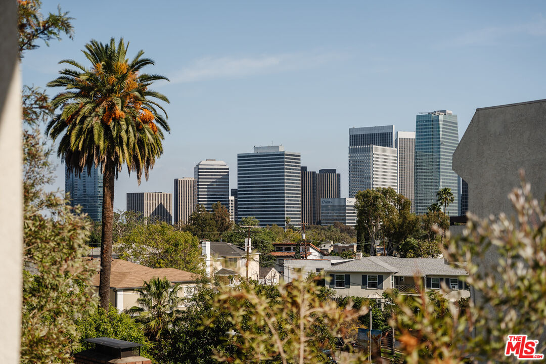 1277 S Beverly Glen Blvd Unit: 408