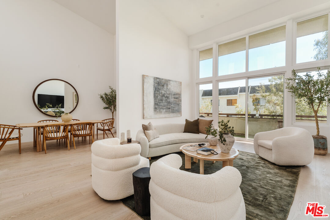 1277 S Beverly Glen Blvd Unit: 408