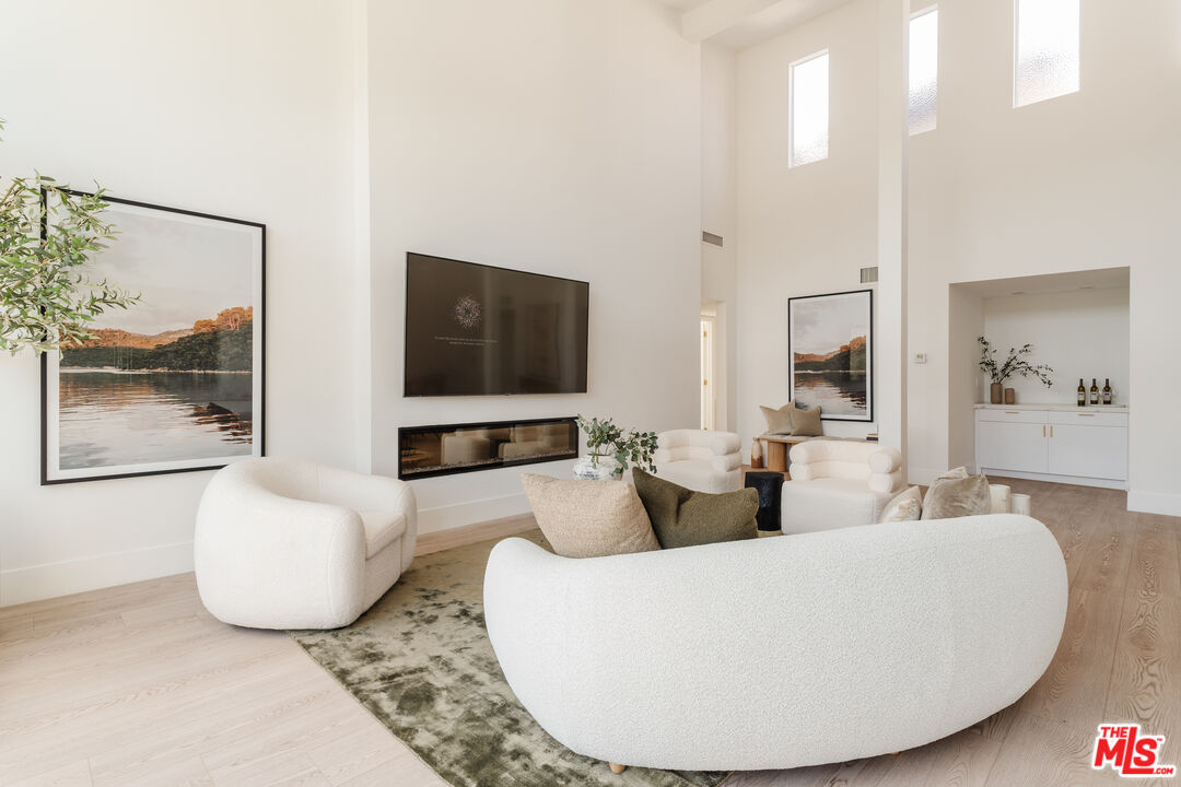 1277 S Beverly Glen Blvd Unit: 408