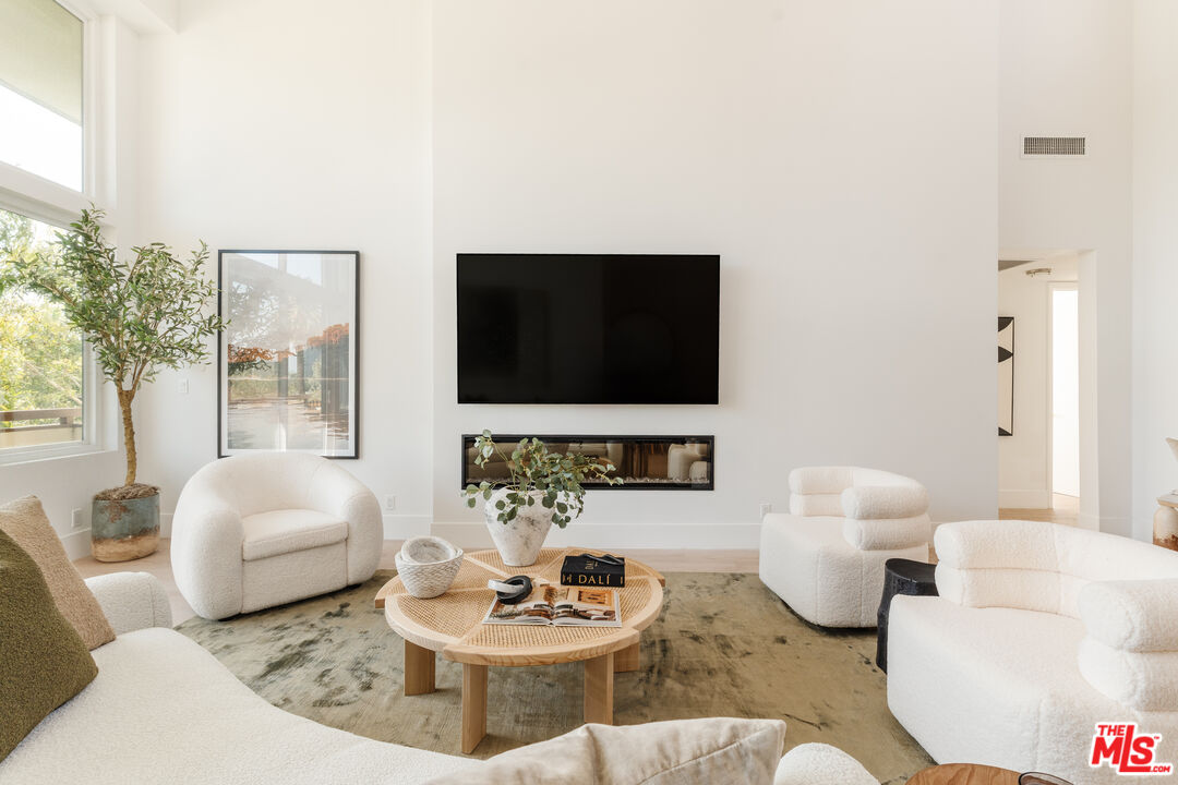 1277 S Beverly Glen Blvd Unit: 408