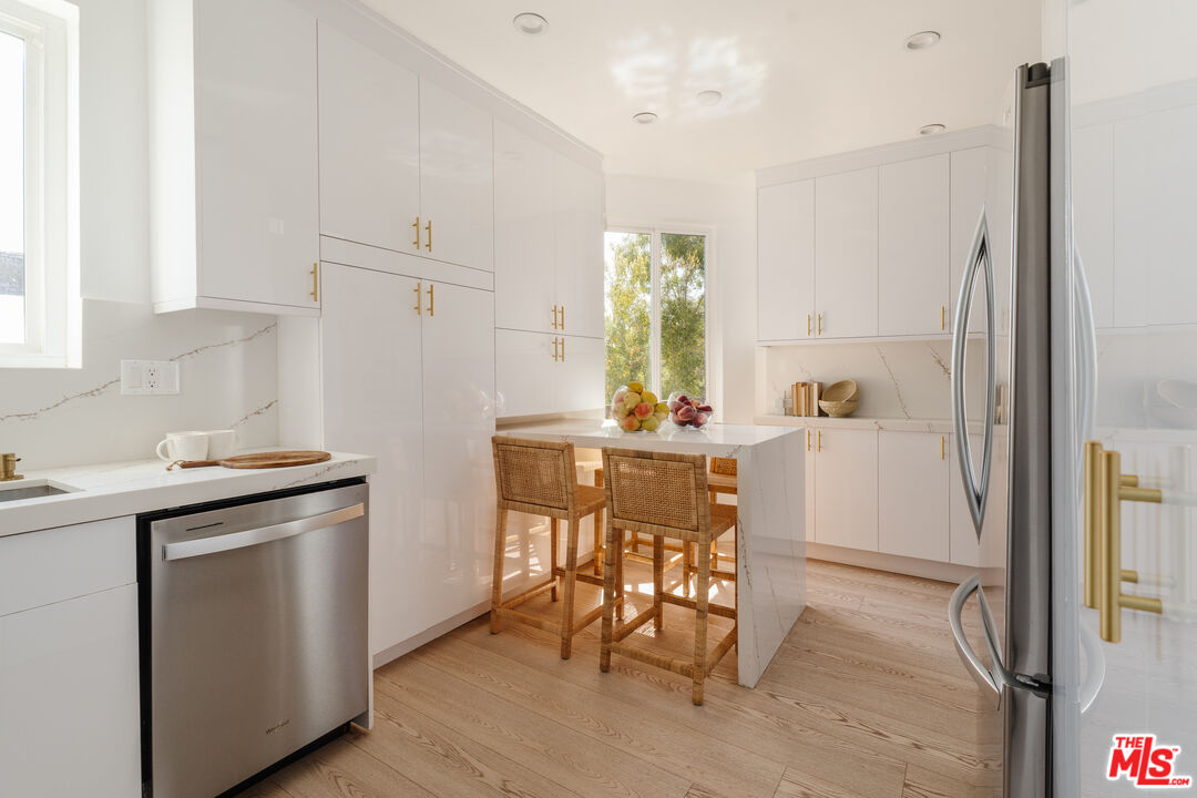 1277 S Beverly Glen Blvd Unit: 408