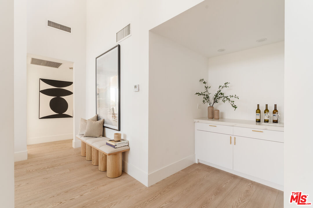 1277 S Beverly Glen Blvd Unit: 408