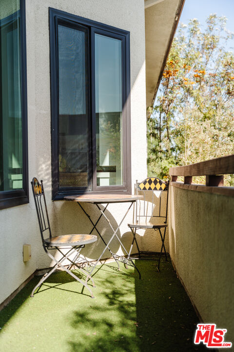 1277 S Beverly Glen Blvd Unit: 408