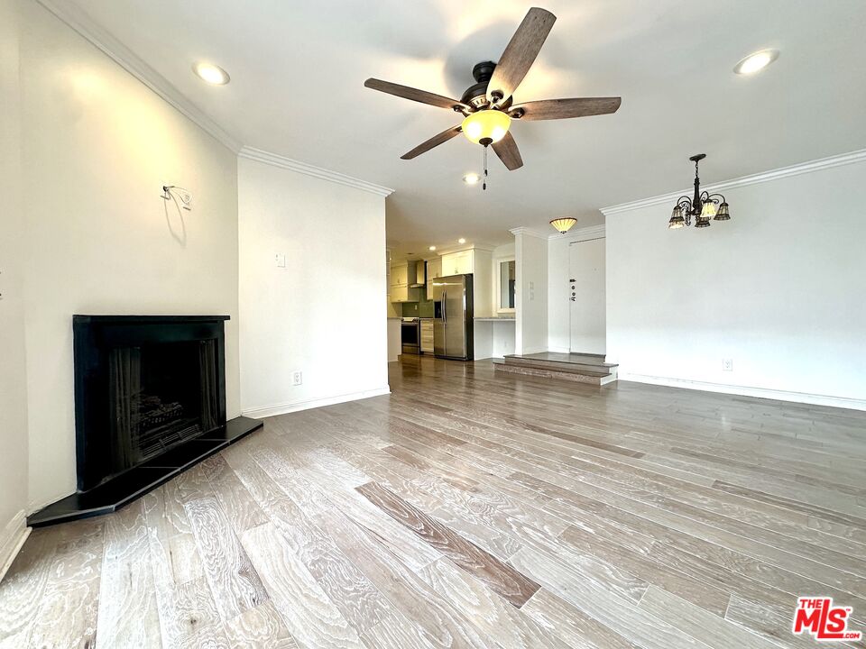 1515 S Beverly Dr Unit: 306