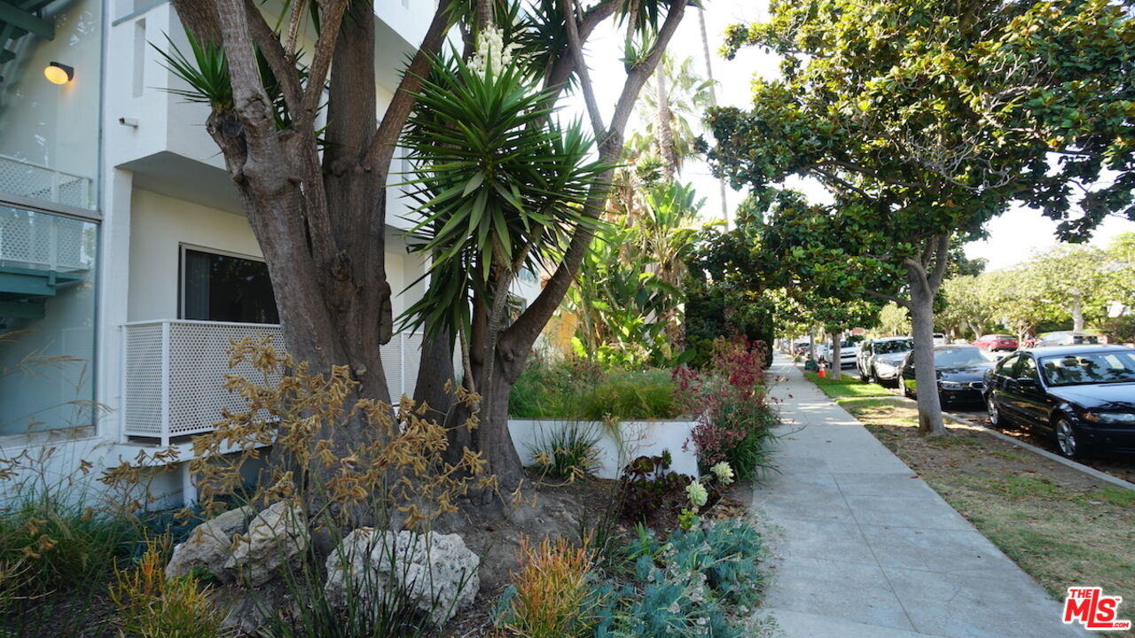 844 6Th St Unit: 1