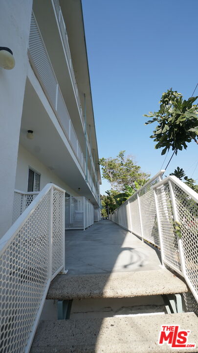 844 6Th St Unit: 1