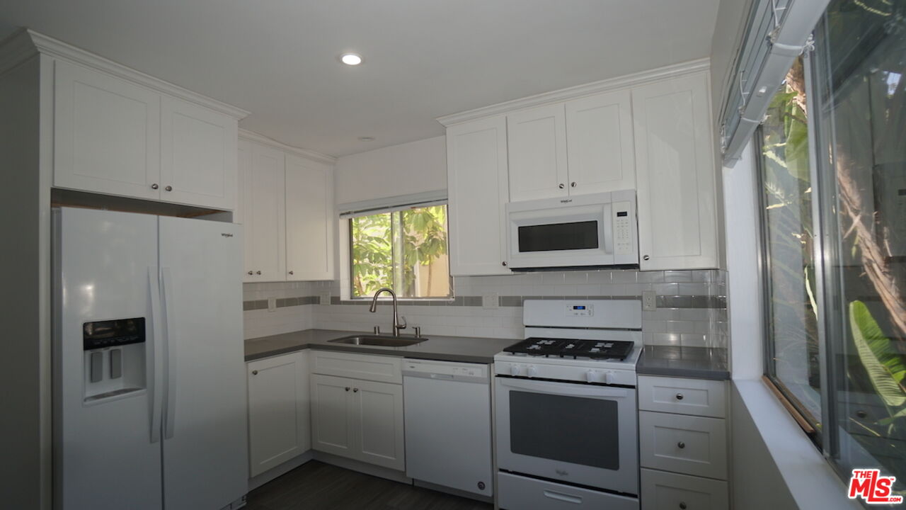 844 6Th St Unit: 1