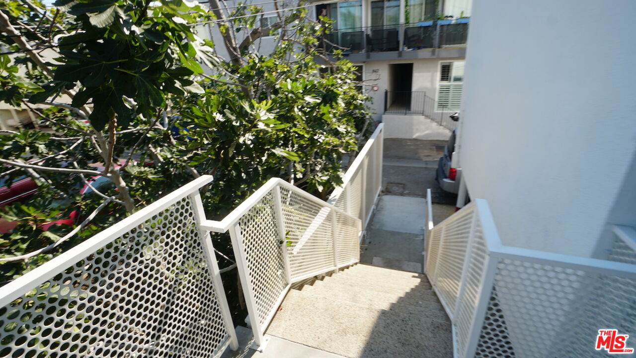 844 6Th St Unit: 1