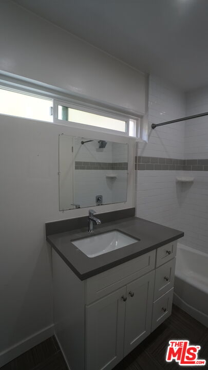 844 6Th St Unit: 1