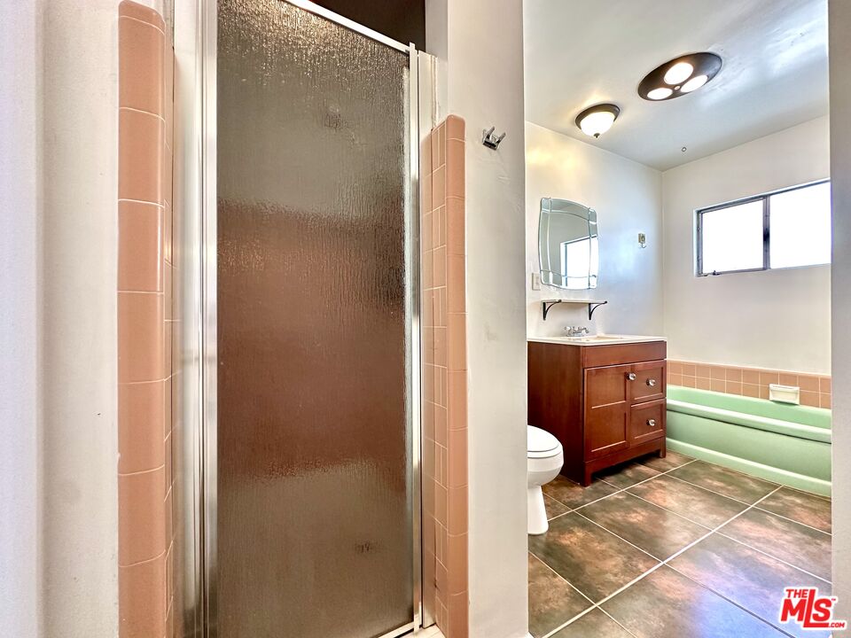 612 Illinois Ct Unit: #2