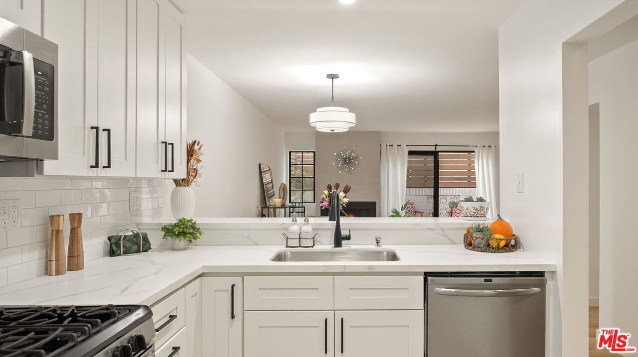1532 9th St Unit: 2