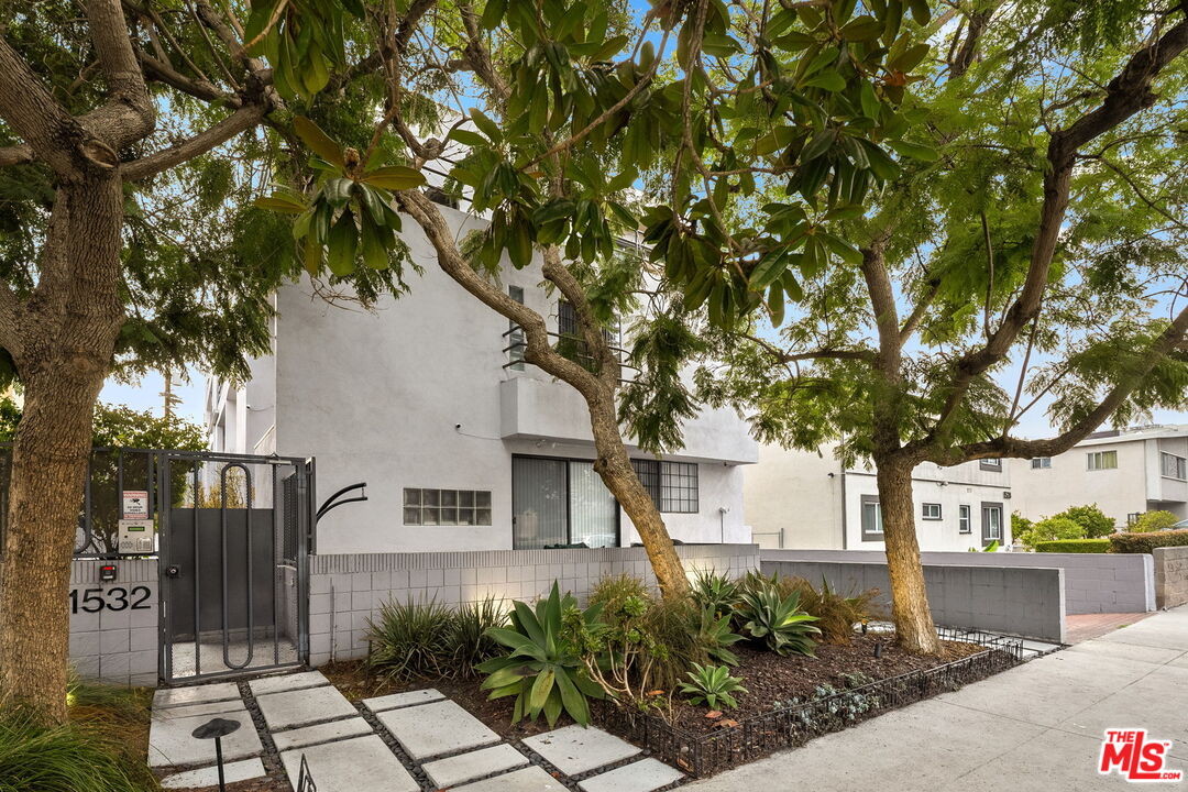 1532 9th St Unit: 2