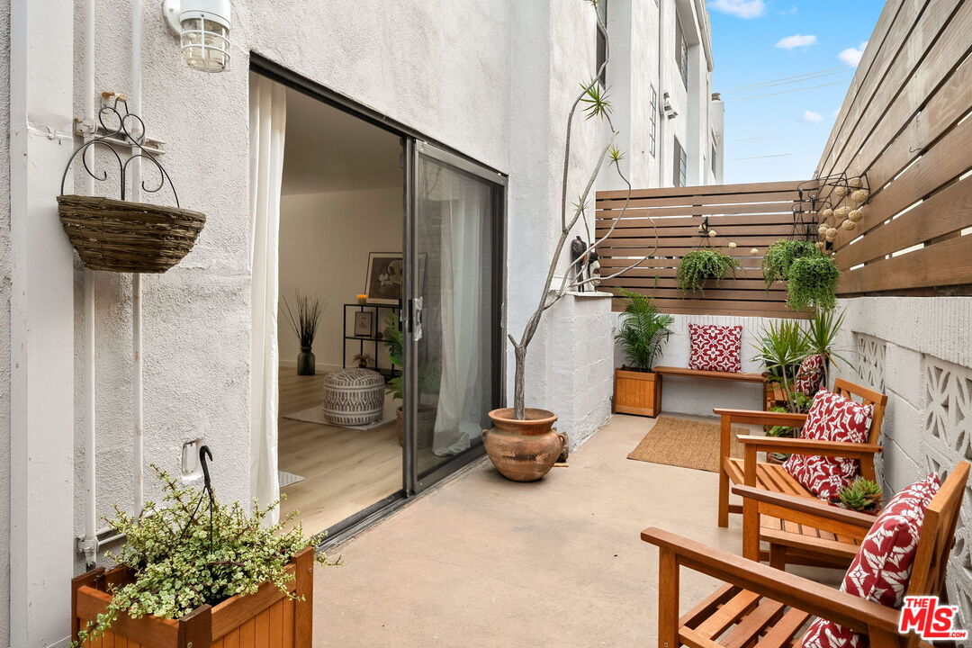 1532 9th St Unit: 2