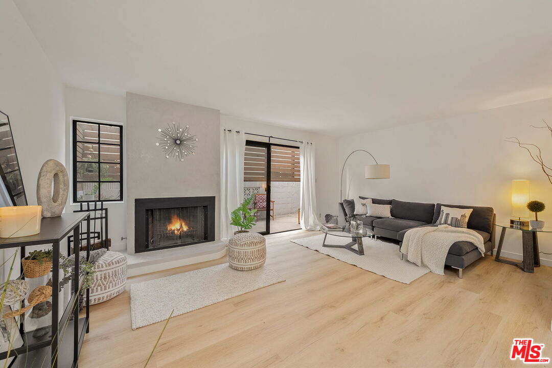 1532 9th St Unit: 2