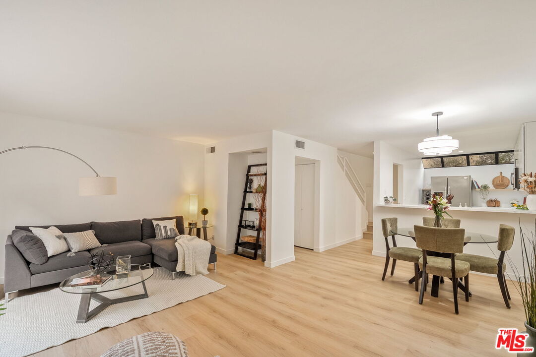1532 9th St Unit: 2