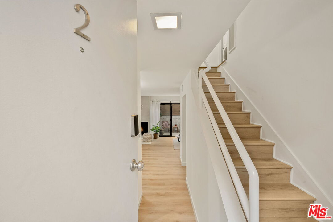 1532 9th St Unit: 2