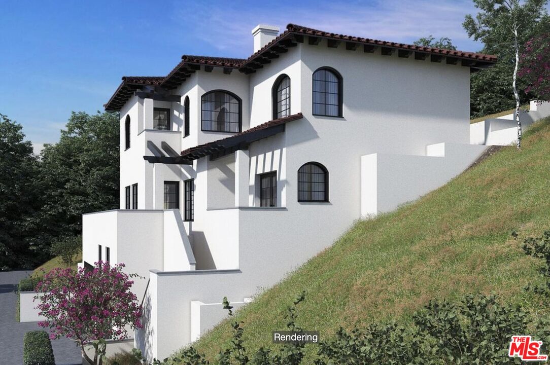 4011 N Glenalbyn Drive