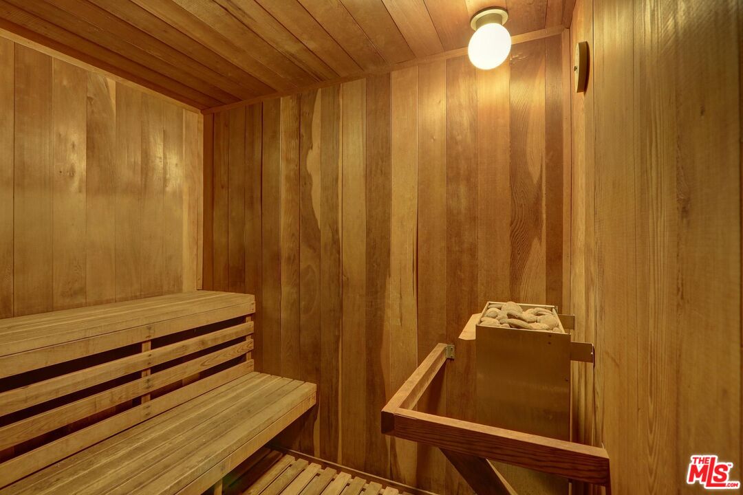 1515 S Beverly Dr Unit: 306