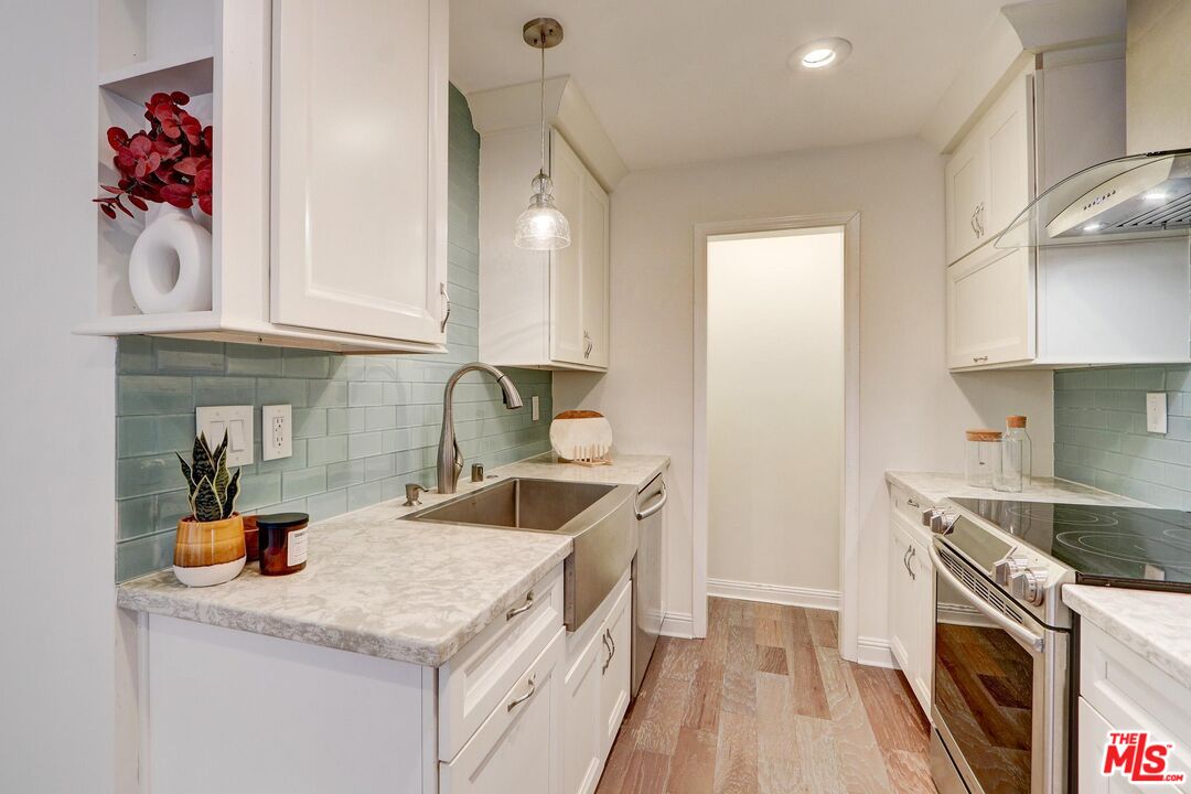 1515 S Beverly Dr Unit: 306