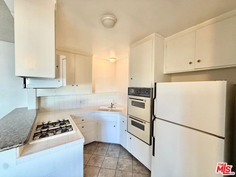 127 Loma Vista St Unit: 4