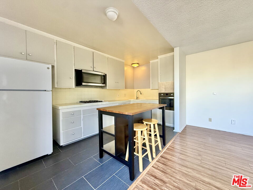 127 Loma Vista St Unit: 5