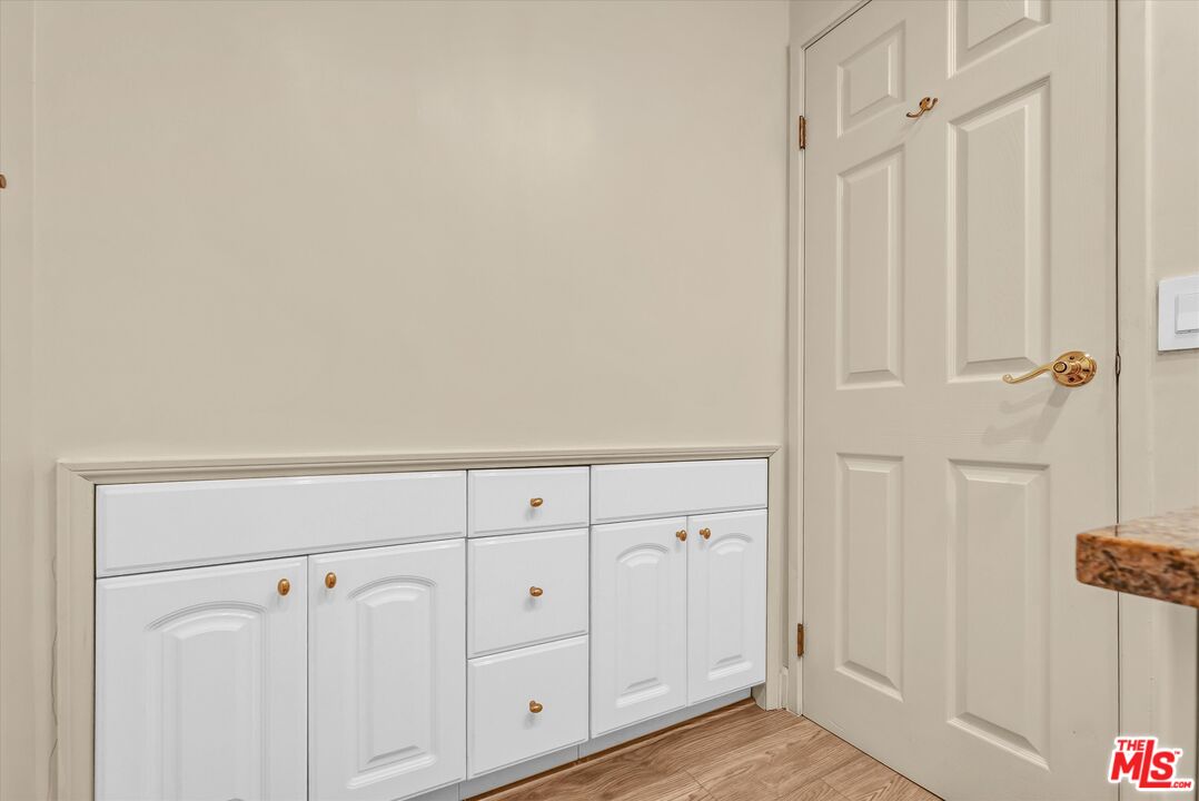 1131 Alta Loma Rd Unit: 119