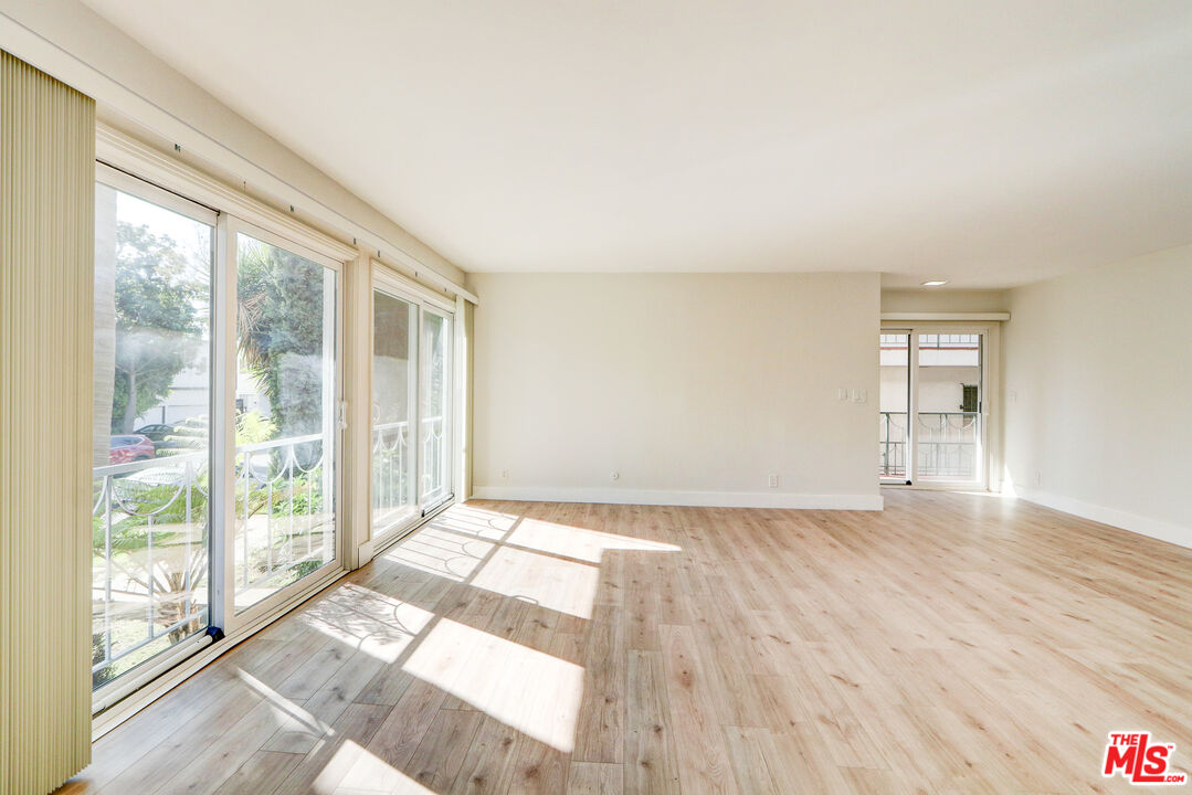 1031 N Laurel Ave Unit: 1