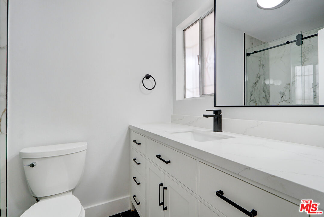 1031 N Laurel Ave Unit: 1