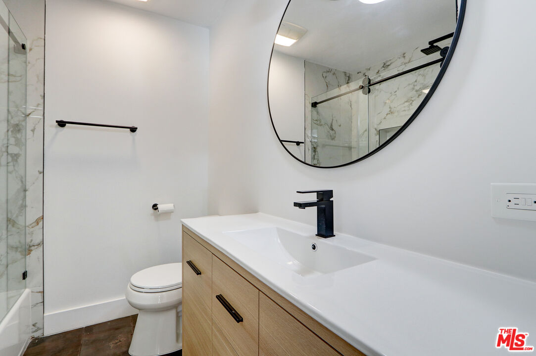 1031 N Laurel Ave Unit: 1