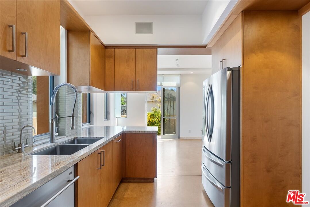 2301 10th St Unit: 3