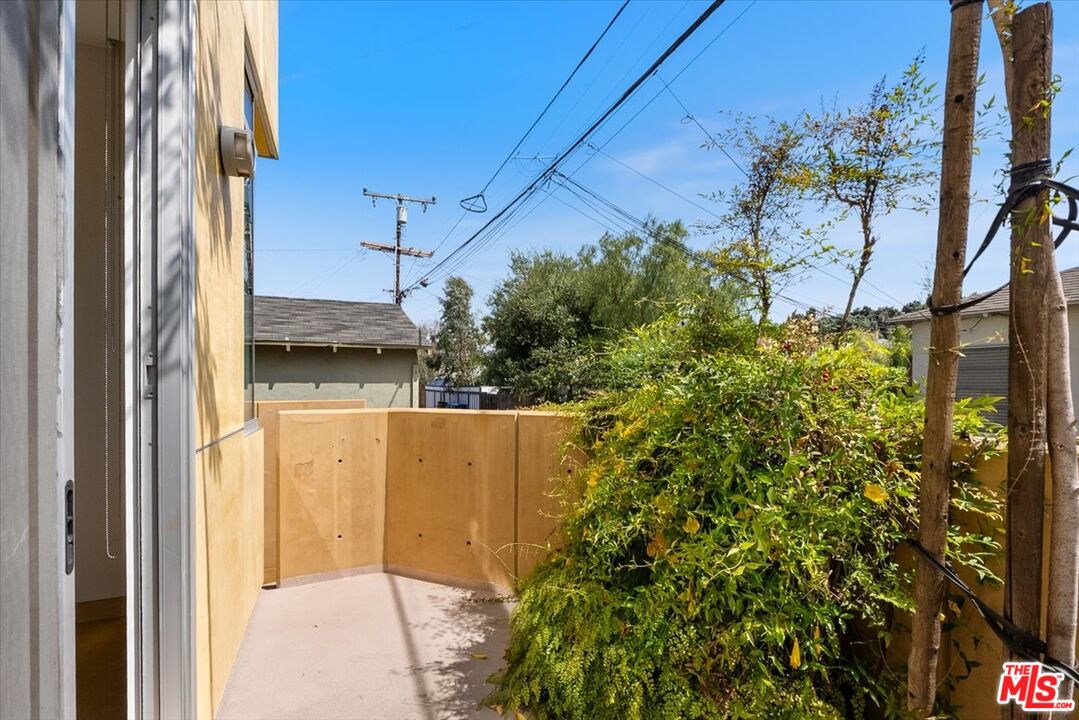 2301 10th St Unit: 3