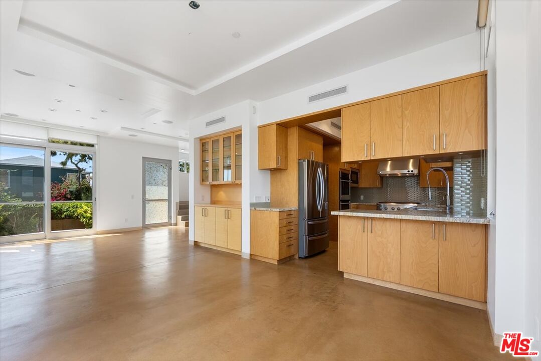 2301 10th St Unit: 3