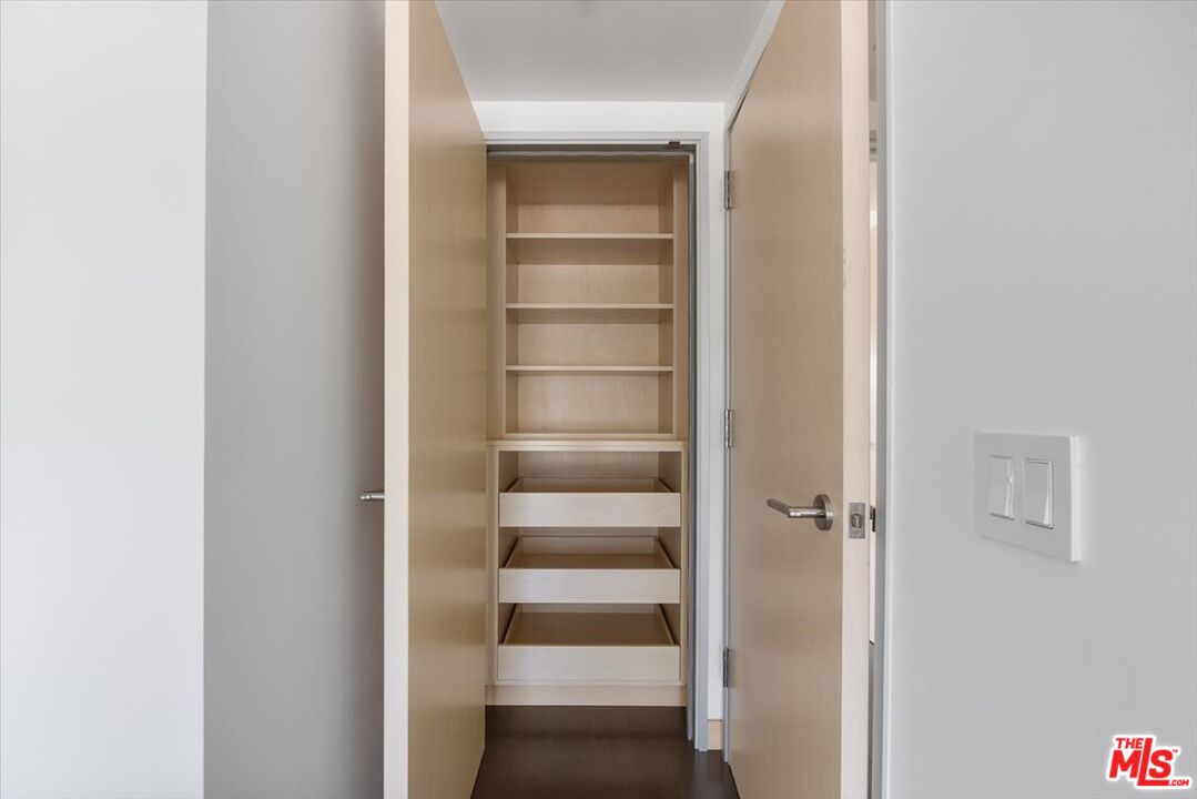 2301 10th St Unit: 3