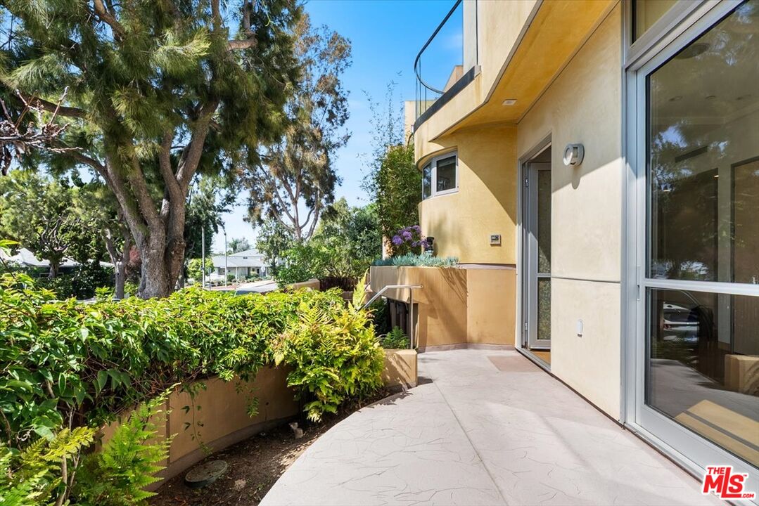 2301 10th St Unit: 3