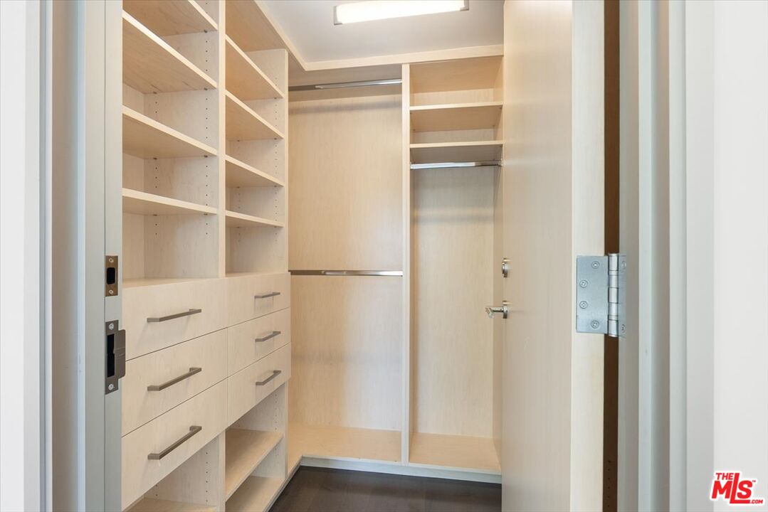2301 10th St Unit: 3