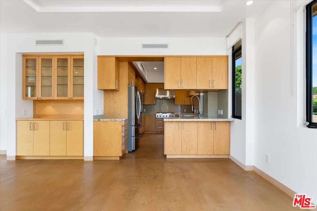 2301 10th St Unit: 3