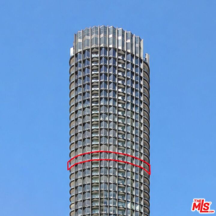 211 W Elm Ct Unit: 28C