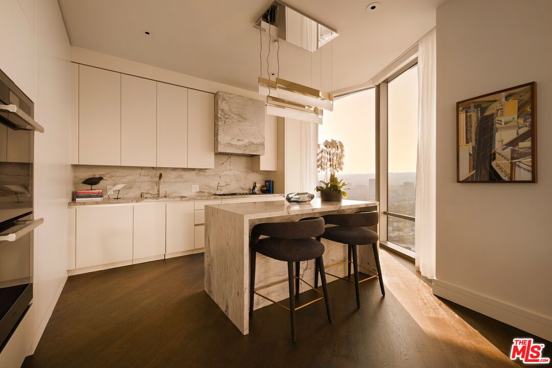 211 W Elm Ct Unit: 28C