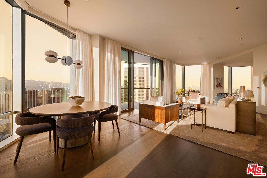 211 W Elm Ct Unit: 28C